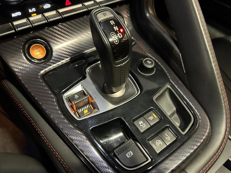 Jaguar F-Type R 550ch / 2nd main Origine Fr