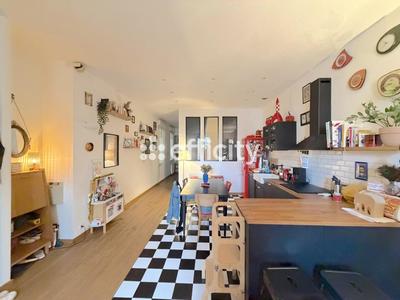 Appartement - 80 m² - 3 pièces