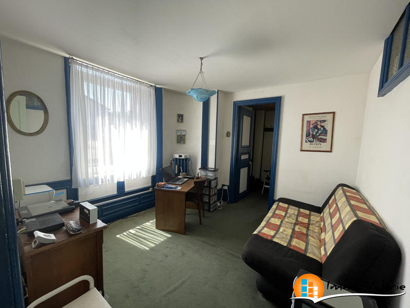 Maison - 854 m² - 19 pièces