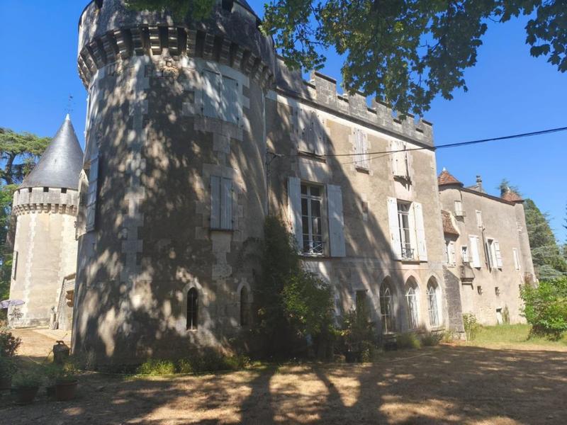 Château - 870 m² - 43 pièces