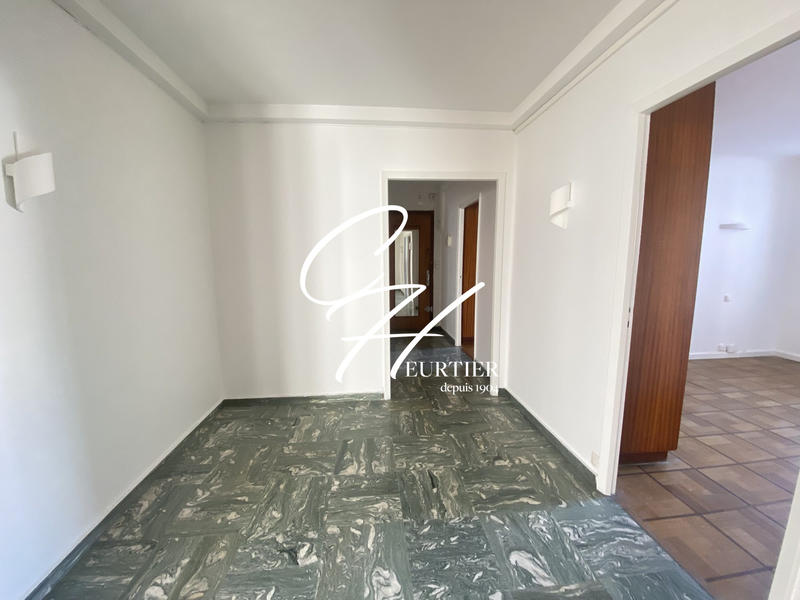 Appartement - 96 m² - 3 pièces