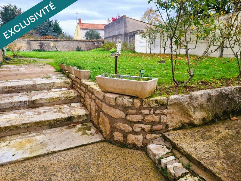 Maison - 211 m² - 8 pièces