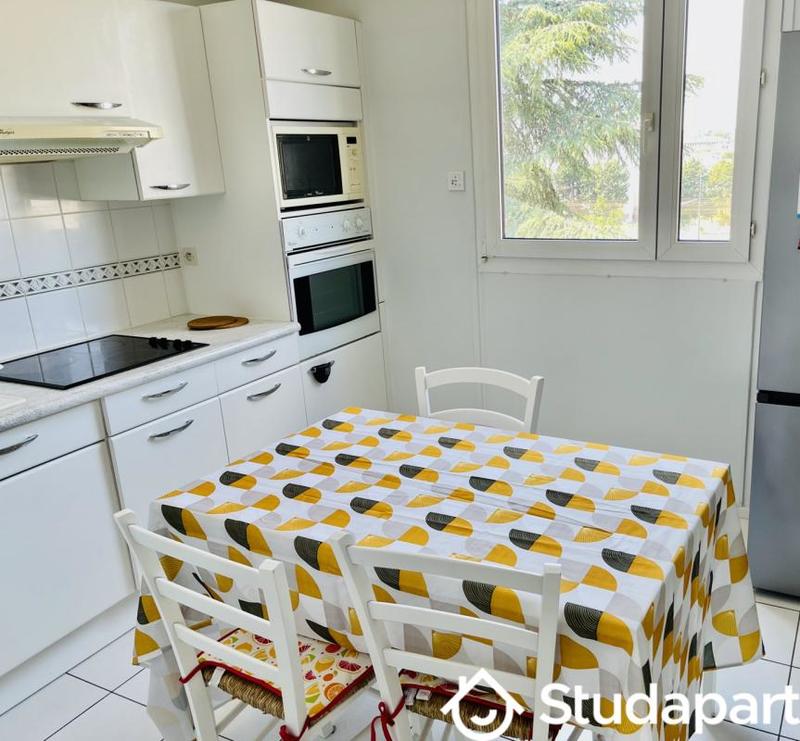 Chambre - 12 m² - 1 pièce