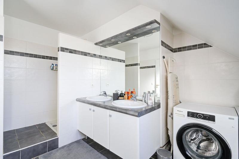 Maison - 189 m² - 5 pièces