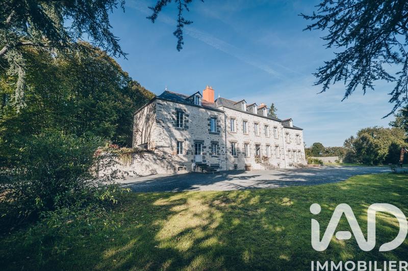 Maison - 328 m² - 12 pièces