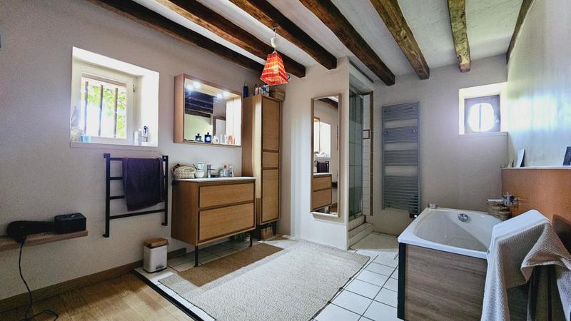 Maison - 216 m² - 8 pièces