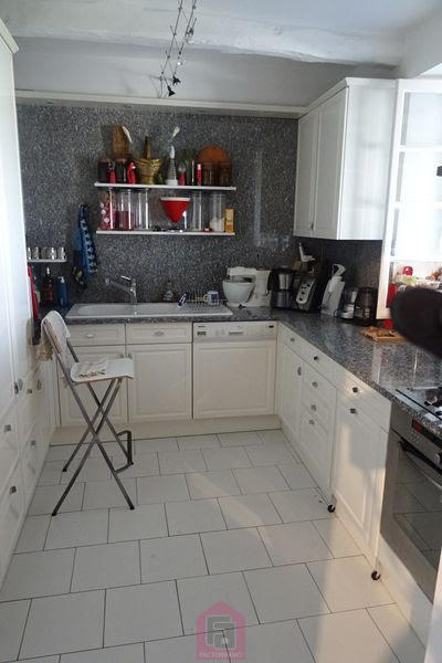 Propriété - 310 m² - 9 pièces