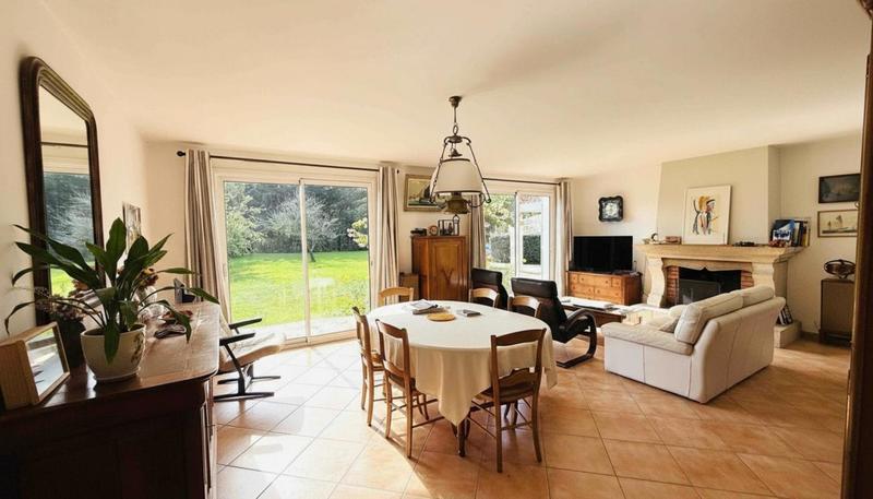 Maison traditionnelle - 156 m² - 6 pièces