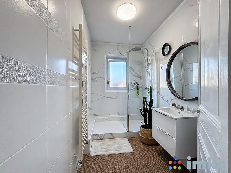 Maison - 182 m² - 6 pièces