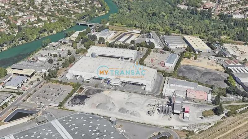 Entrepôt - 9 456 m²