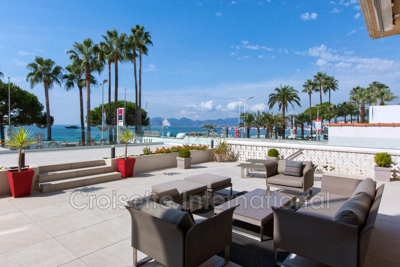 Appartement - 213 m² - 5 pièces