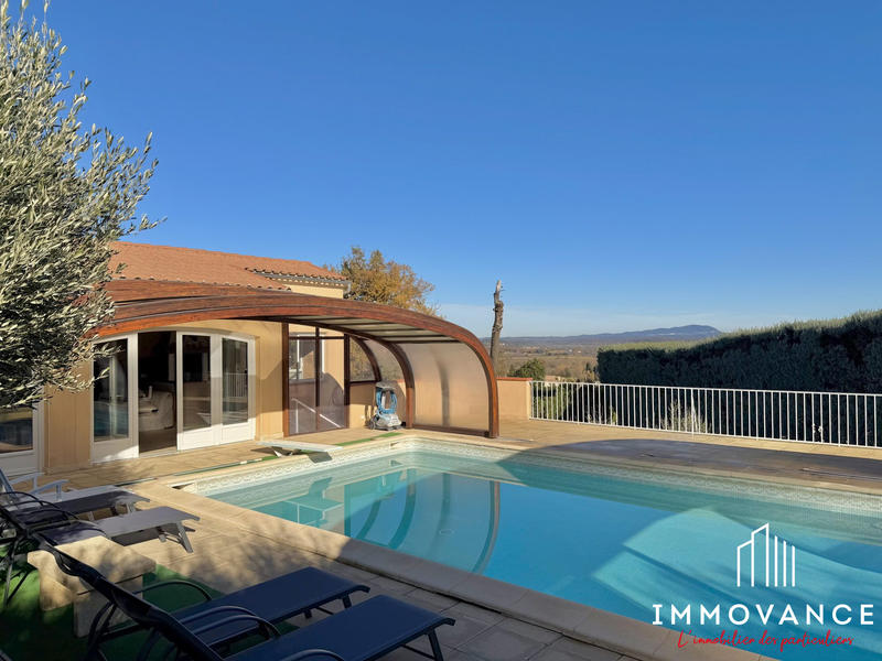 Maison traditionnelle - 311 m² - 11 pièces