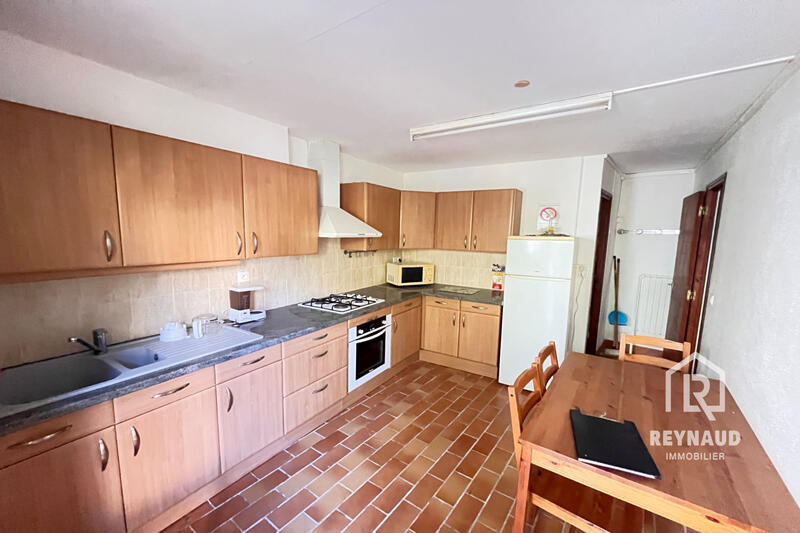 Maison - 327 m² - 24 pièces