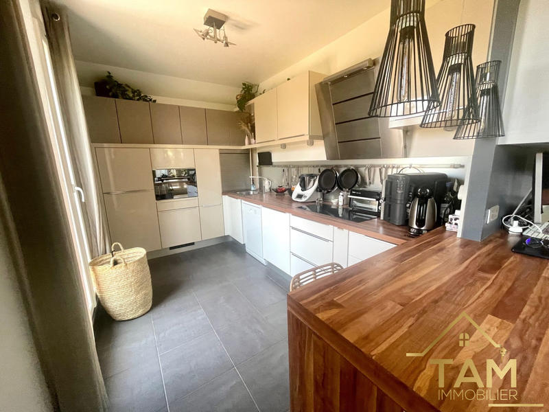 Appartement - 100 m² - 5 pièces