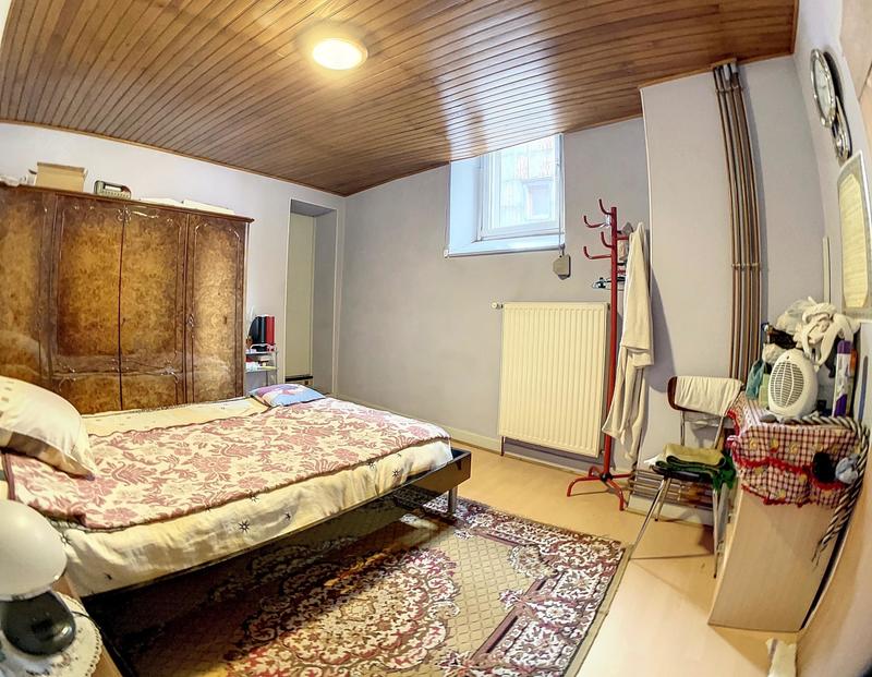 Maison - 221 m² - 8 pièces