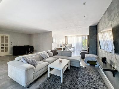 Maison - 220 m² - 7 pièces