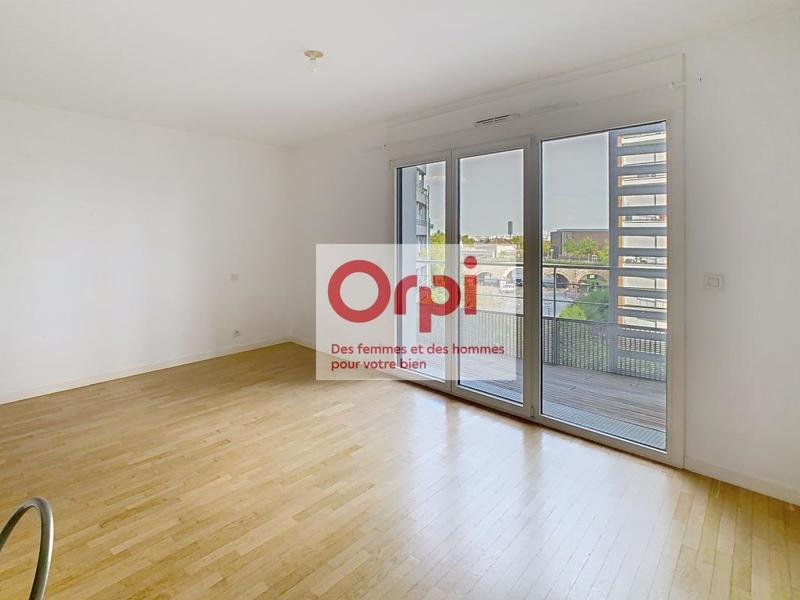 Studio - 30 m² - 1 pièce