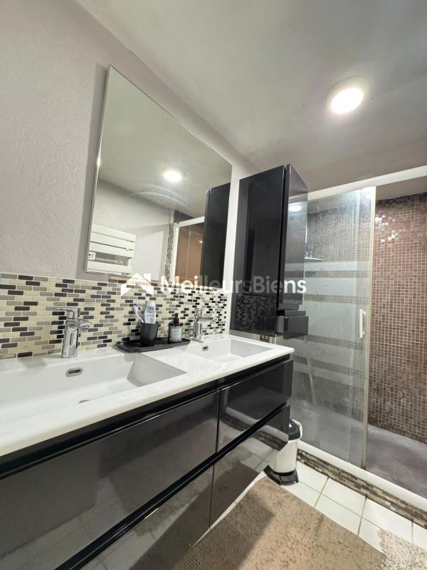 Maison - 148 m² - 6 pièces