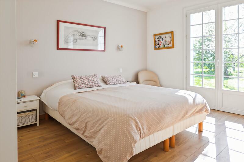 Maison traditionnelle - 190 m² - 9 pièces