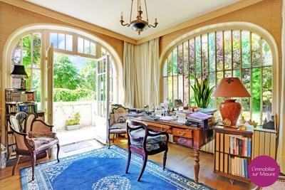 Appartement - 165 m² - 6 pièces