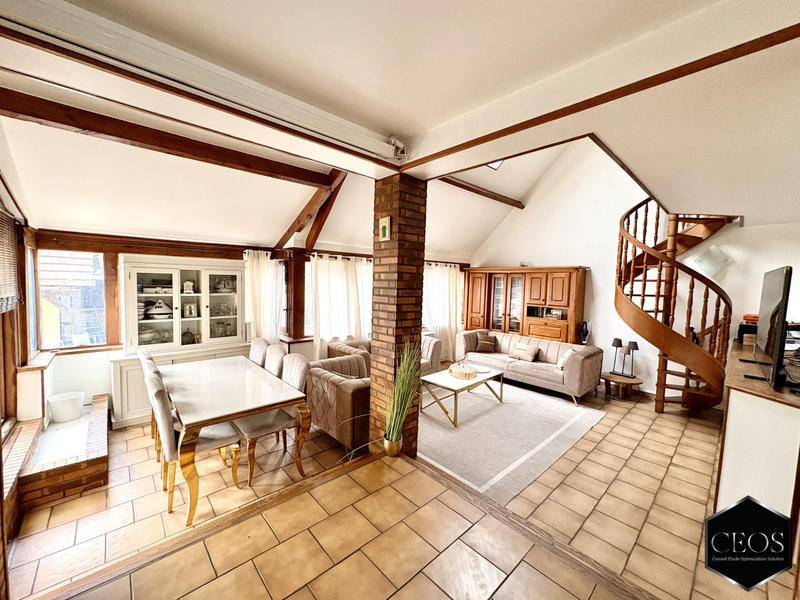 Maison - 210 m² - 8 pièces