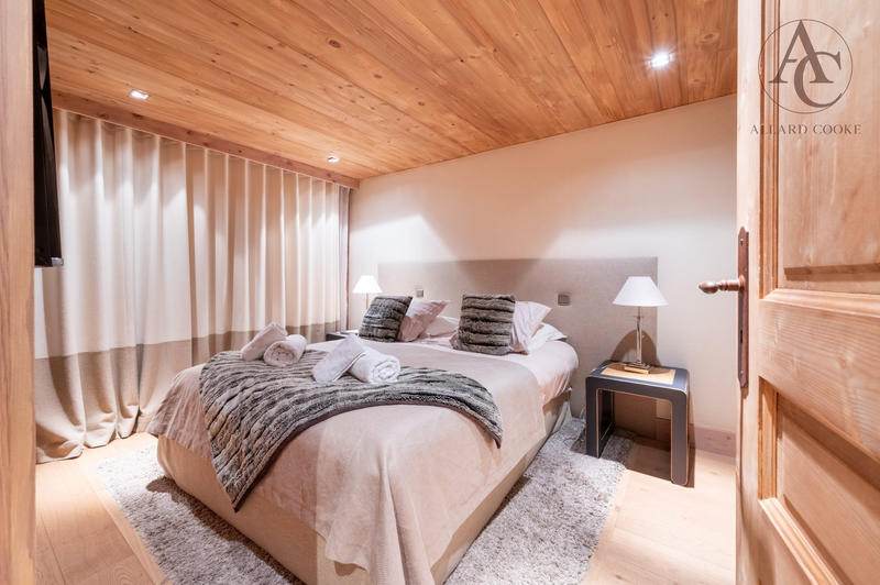 Châlet - 391 m² - 8 pièces