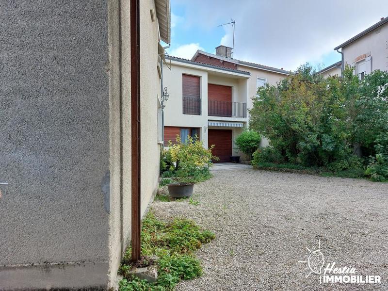 Maison - 180 m² - 8 pièces