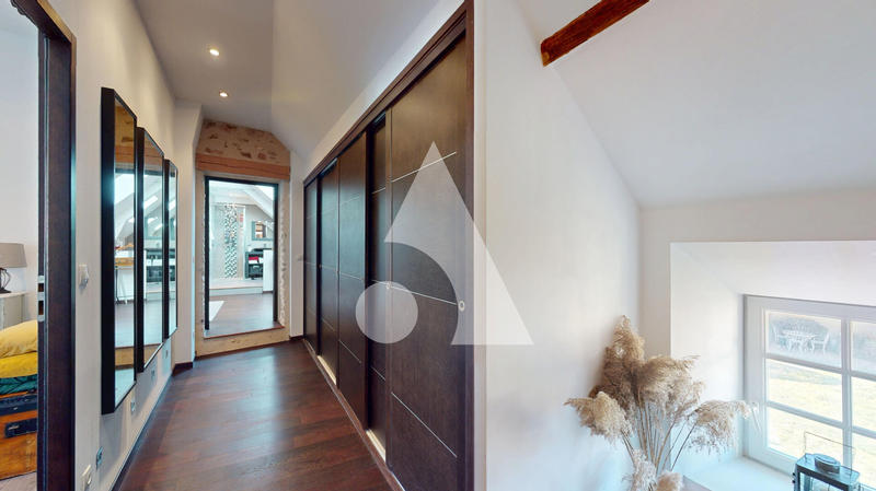 Maison - 180 m² - 6 pièces