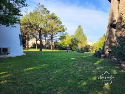 Propriété - 380 m² - 15 pièces