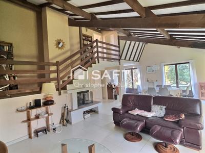 Maison - 140 m² - 6 pièces