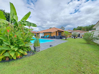 Maison - 92 m² - 5 pièces