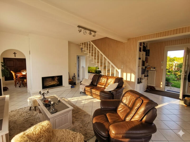 Maison - 137 m² - 7 pièces