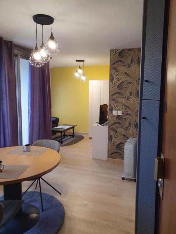 Studio - 30 m² - 1 pièce