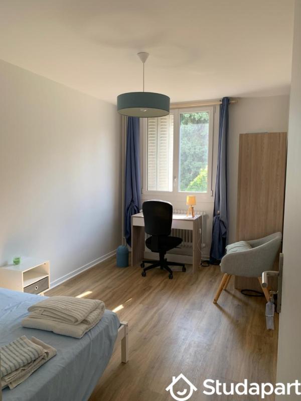Chambre - 10 m² - 1 pièce