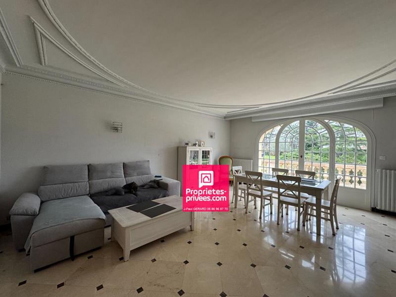 Appartement - 144 m² - 5 pièces