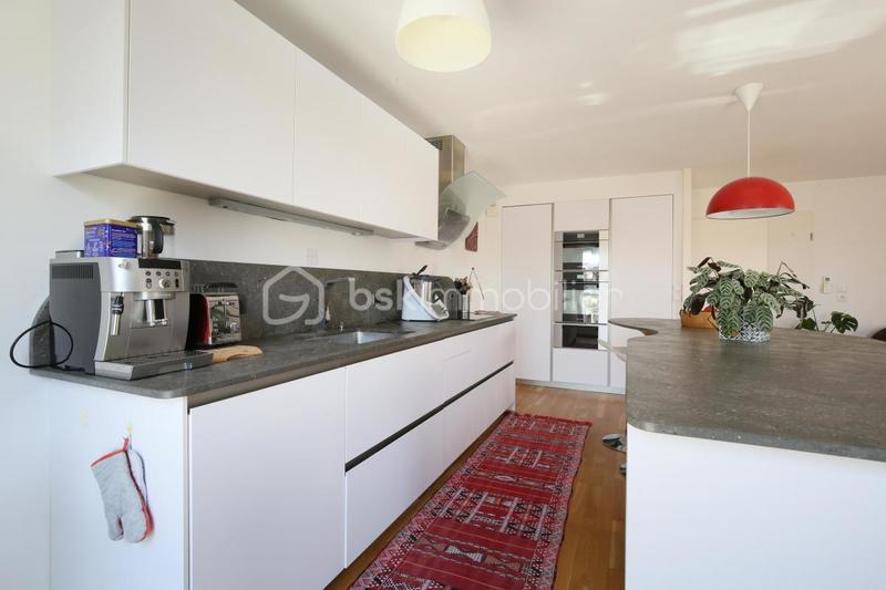 Appartement - 90 m² - 4 pièces