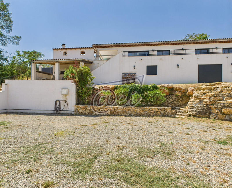 Villa - 224 m² - 6 pièces