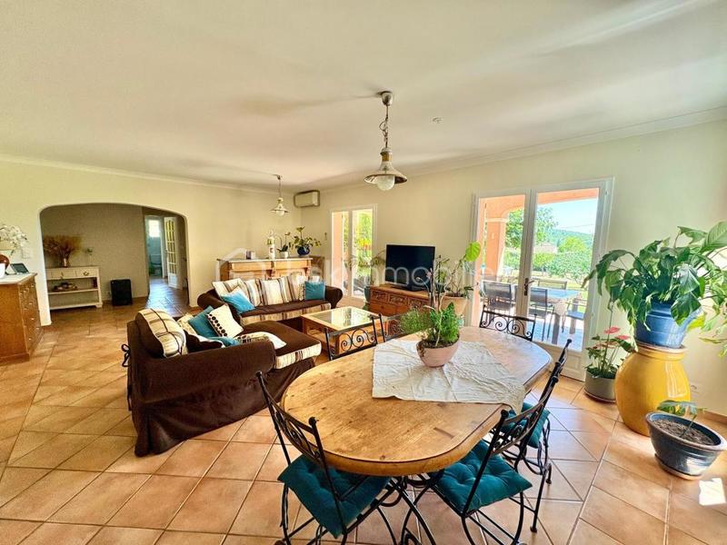 Maison traditionnelle - 120 m² - 4 pièces