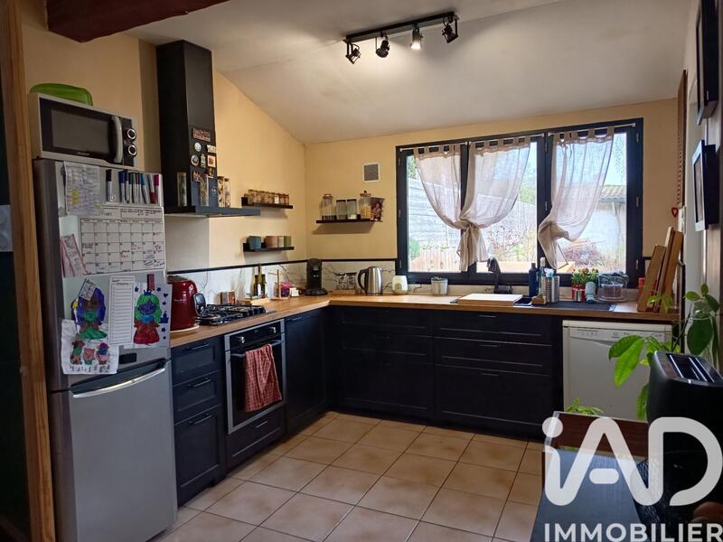 Maison - 90 m² - 3 pièces