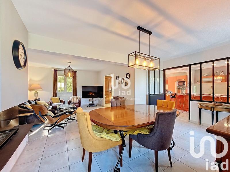 Maison - 220 m² - 9 pièces