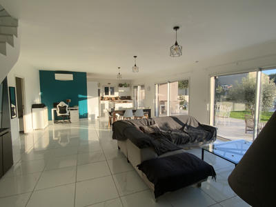 Maison - 160 m² - 6 pièces