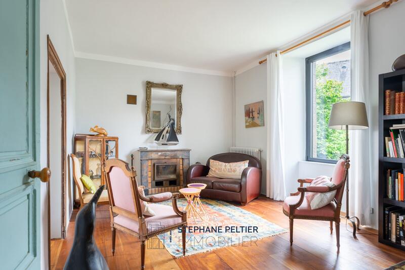 Maison - 300 m² - 9 pièces