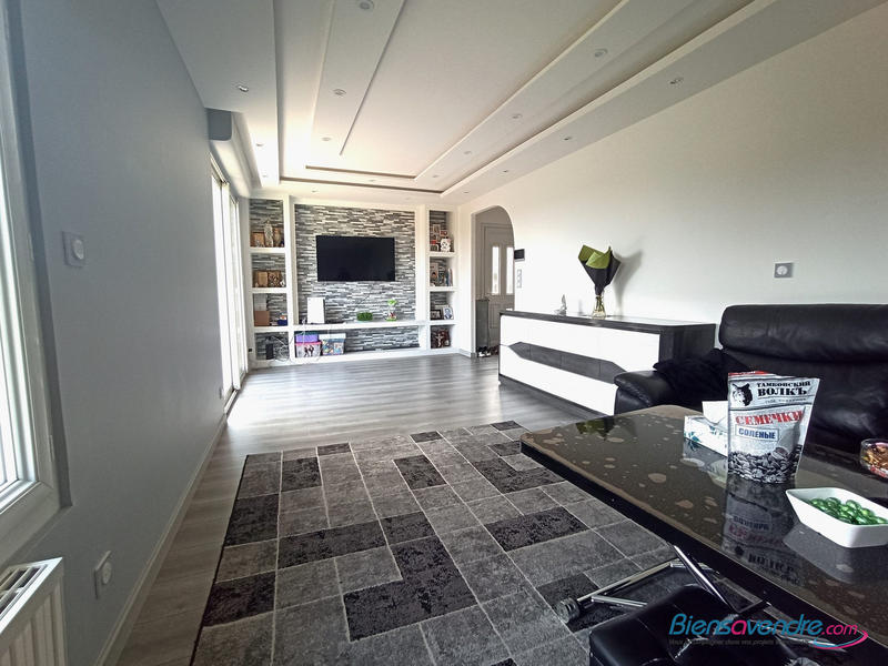 Maison traditionnelle - 100 m² - 5 pièces