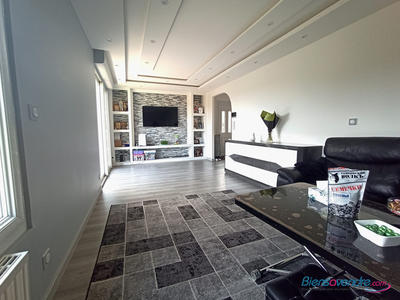 Maison traditionnelle - 100 m² - 5 pièces