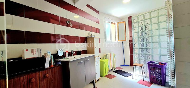 Maison - 137 m² - 5 pièces