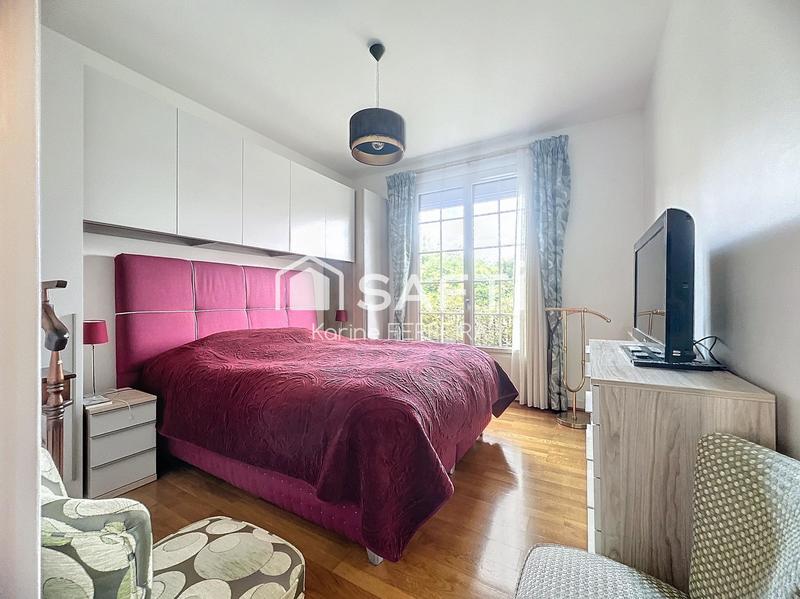 Maison - 300 m² - 6 pièces