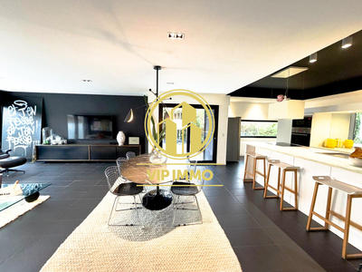 Maison - 137 m² - 6 pièces