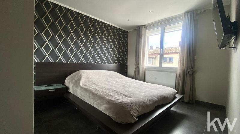 Villa - 100 m² - 5 pièces