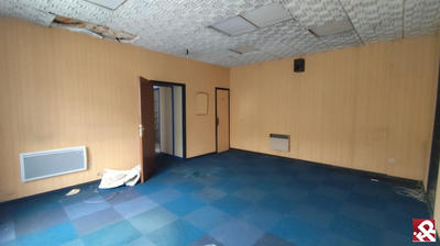 Local commercial - 90 m² - 4 pièces