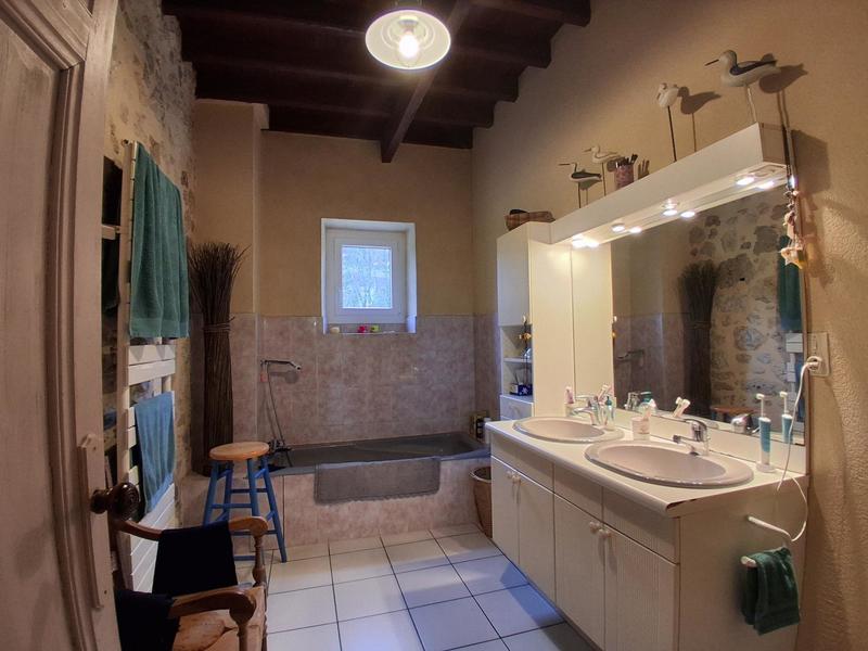 Maison - 343 m² - 9 pièces